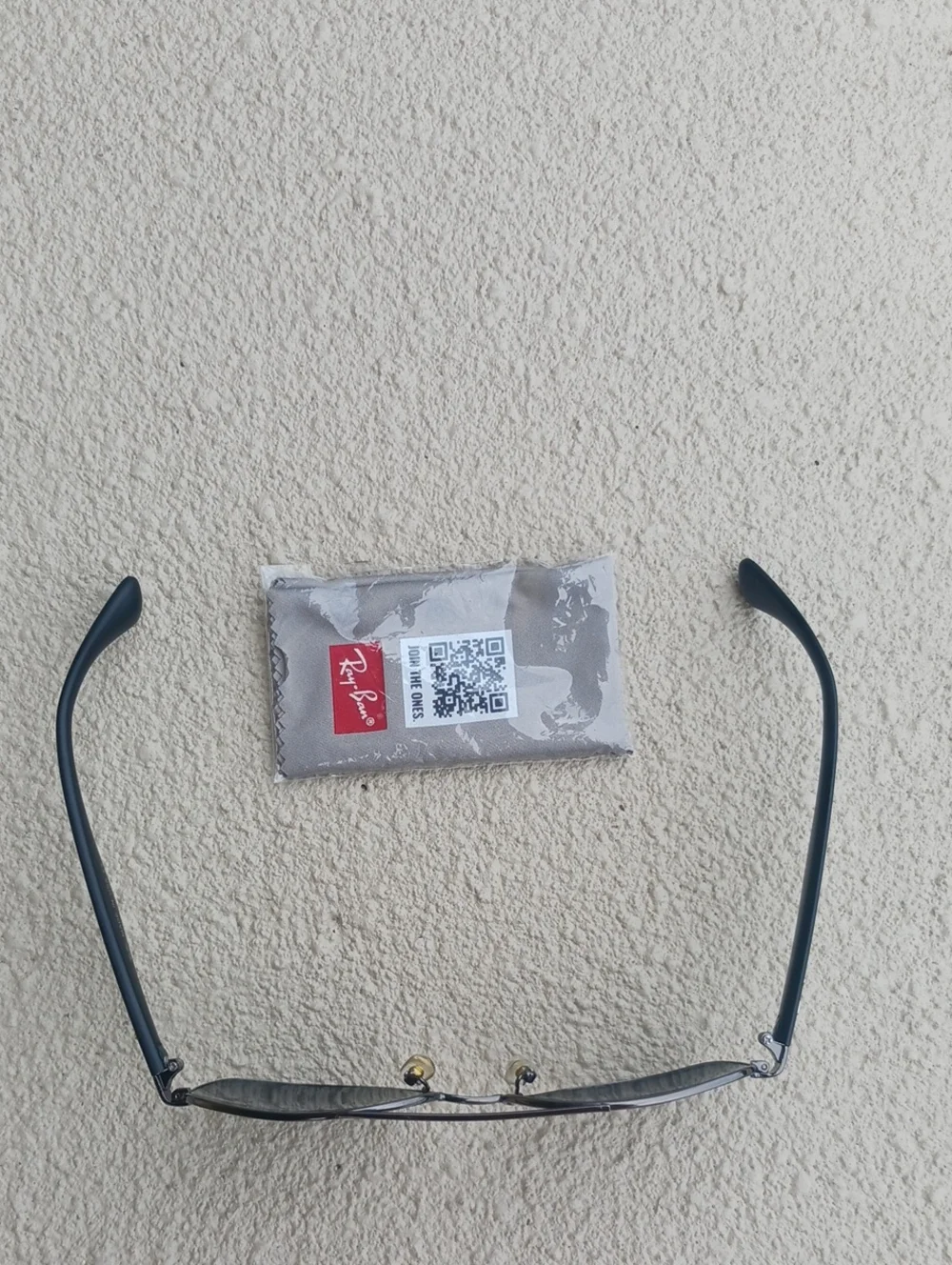 Ray-Ban Aviator Sunglasses in Dark Gray/Black Lenses